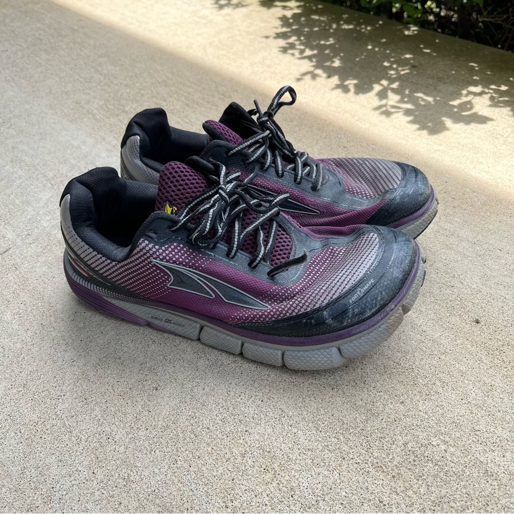 Altra Torin 2.5 Running shoe size Women=11 (US) FITS SMALL Black Gray Purple**